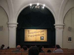 Augsburger Puppenkiste Theatersaal.jpg